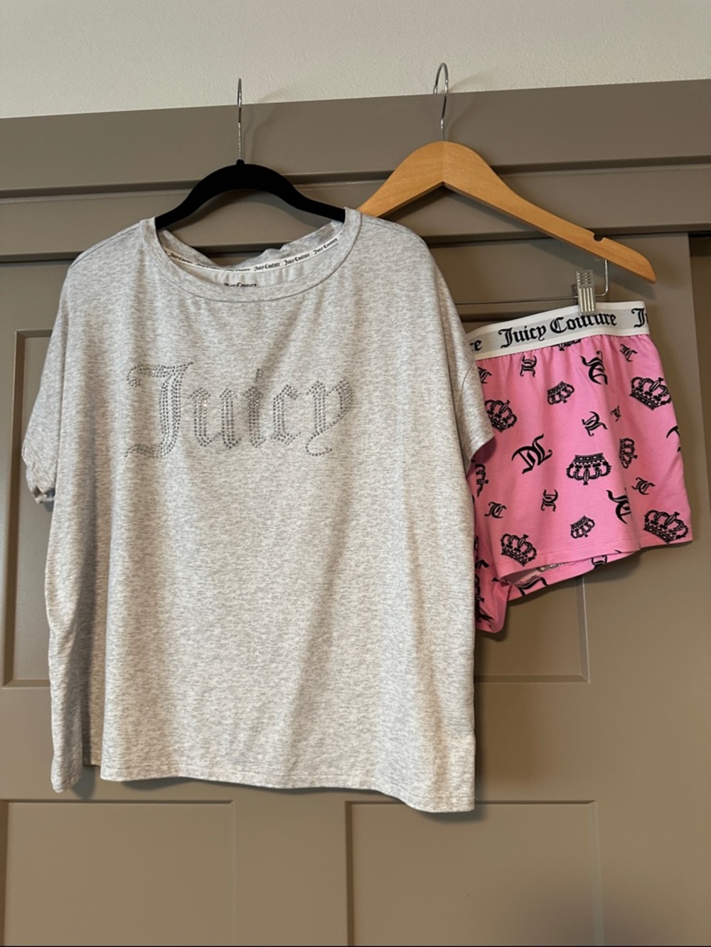 Juicy Couture Sleep Set - Picture 3 of 3